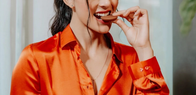 Choosing the Best Pure Silk Shirt: A Detailed Comparison of Top Brands and Styles