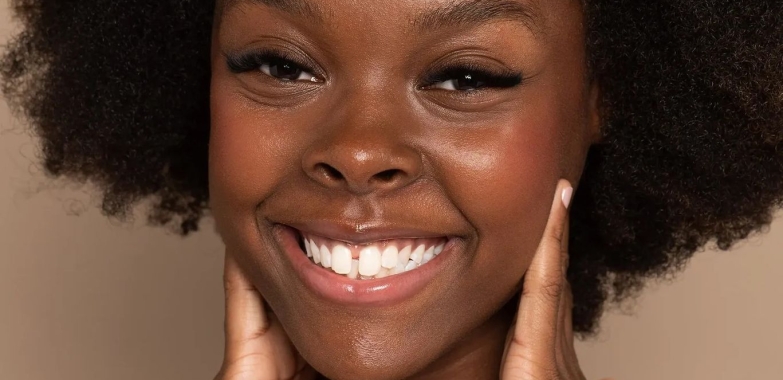 Vergelijk brow lamination kits voor salonwaardig resultaat